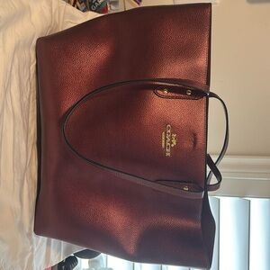 Coach 72673 Town Tote Red Wine Leather Large Shoulder Bag Pebbled Gold.